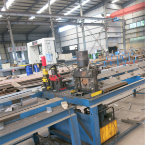 ���F������и�C